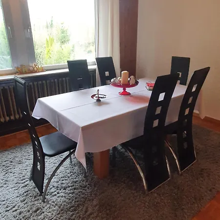 Gemuetliche Monteurwohnung In Apartmán